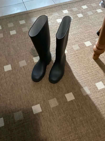 Photo of free Black Wellies Size 5 hardly used (Oswestry SY11) #1