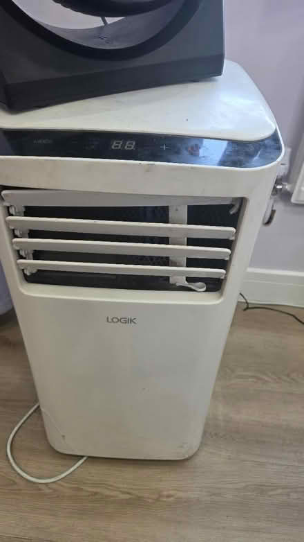 Photo of free logik portable air con (limeharbour) #2