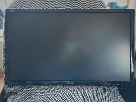 Photo of free hdmi monitor 22" (ME18 Mereworth) #4
