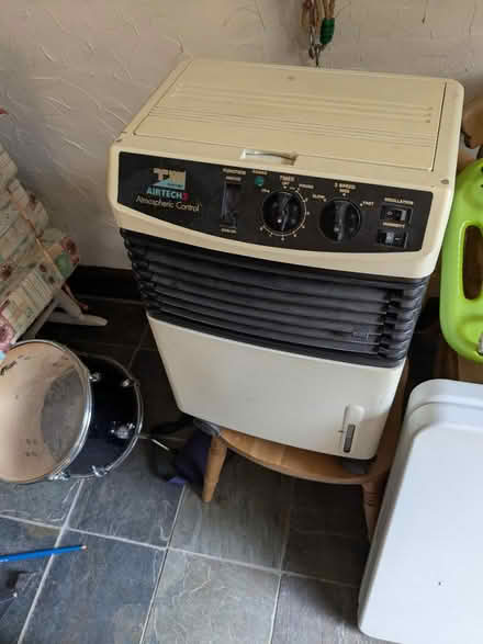 Photo of free Portable air con unit (Kingswood) #1