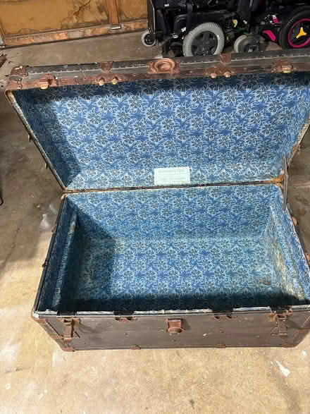Photo of free Steamer trunk (Snohomish (The Falls)) #4