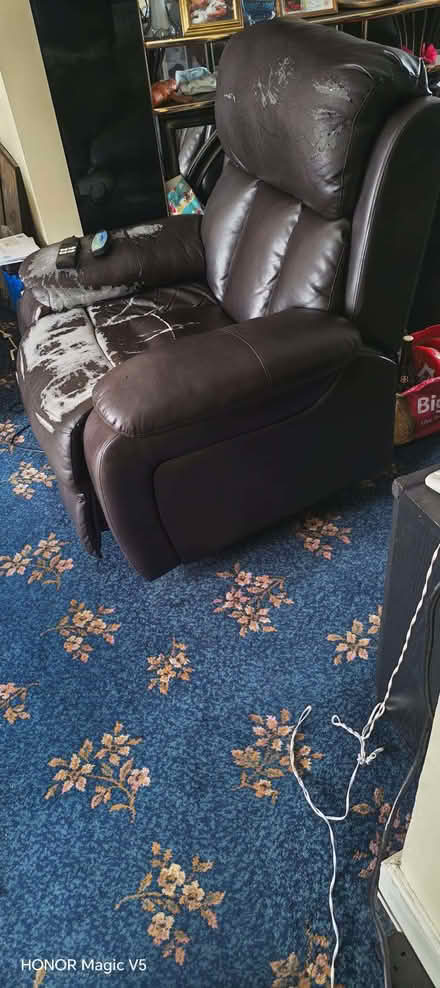 Photo of free Dark Brown Electric Power Recliner Chair (Thornton Heath CR7) #2