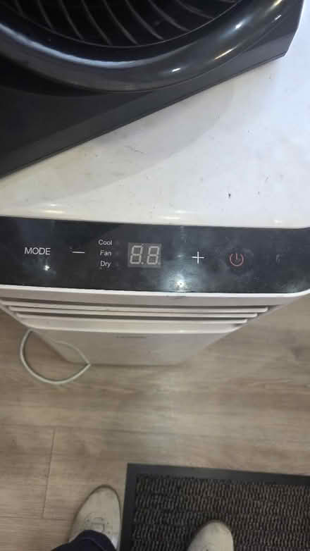 Photo of free logik portable air con (limeharbour) #1
