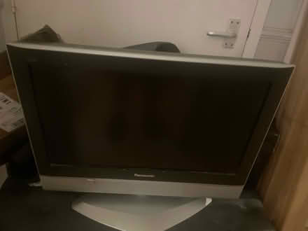 Photo of free Two TV’s (Fulham sw6) #2