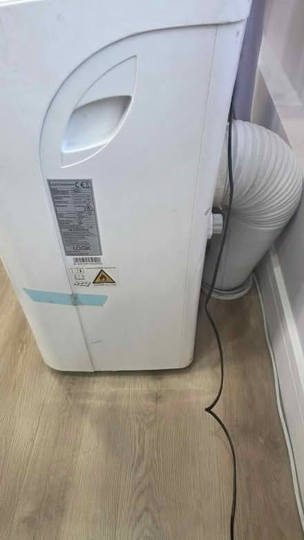 Photo of free logik portable air con (limeharbour) #3