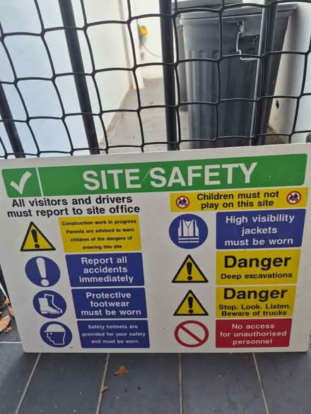 Photo of free Site Safety Sign (South Kensington W8) #1