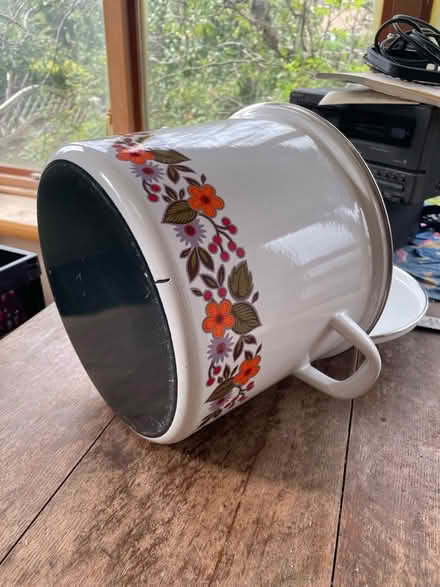 Photo of free very large cooking pot (Fairfield LA1) #3
