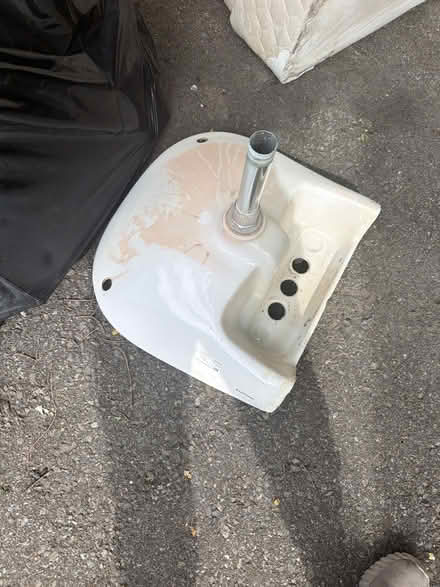 Photo of free Sink (M1l1v7) #2