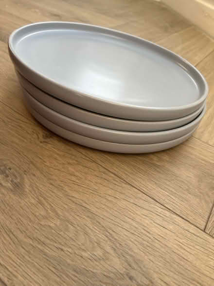 Photo of free A set of 4 big and 4 little plates (Whitley Bay NE26) #2