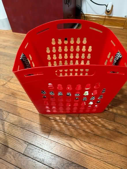 Photo of free Plastic Tote/Laundry Basket (Stuyvesant Heights) #1