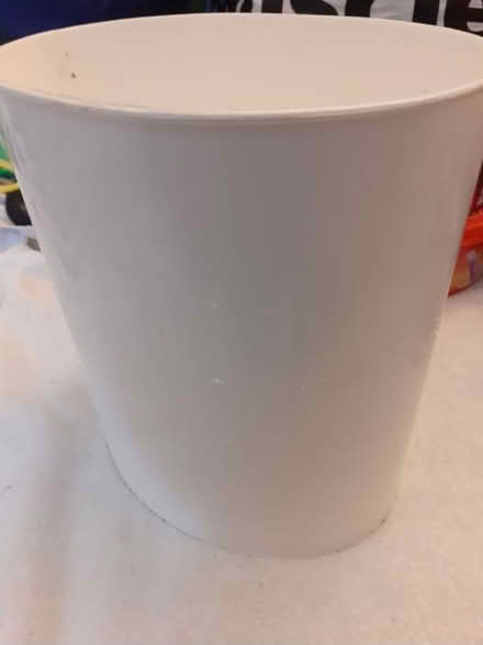 Photo of free Oval shape waste bin (Birmingham City Centre B1) #1