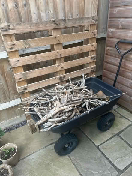 Photo of free Assorted wood & pallets (Yarnton) #2