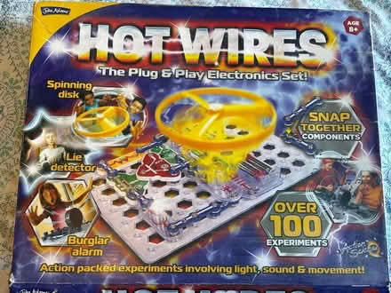 Photo of free Hot wires Electronics set (SG5 Hitchin) #1
