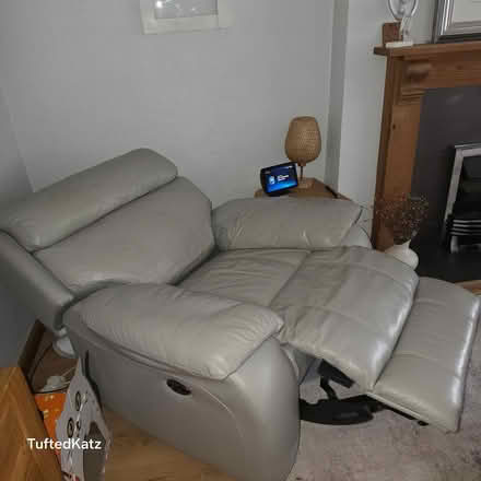 Photo of free Reclining Sofa and chair (Harrogate HG3) #2