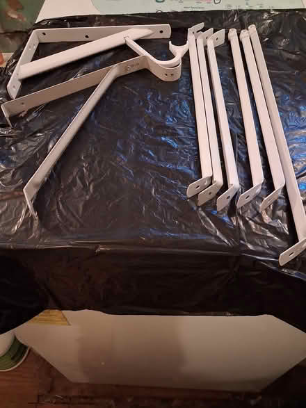 Photo of free hold up wire shelves & wire shelves (Wallingford) #1