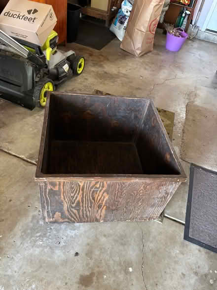 Photo of free Wood box (Near Hobson/Woodridge Dr) #2