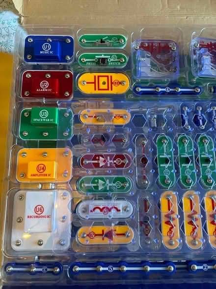 Photo of free Hot wires Electronics set (SG5 Hitchin) #4