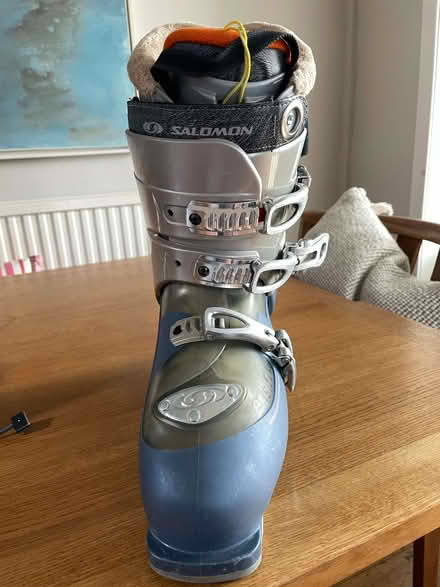 Photo of free Pair of Salomon women's ski boots (Clewer New Town SL4) #4