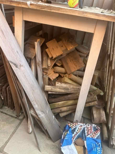 Photo of free Assorted wood & pallets (Yarnton) #1