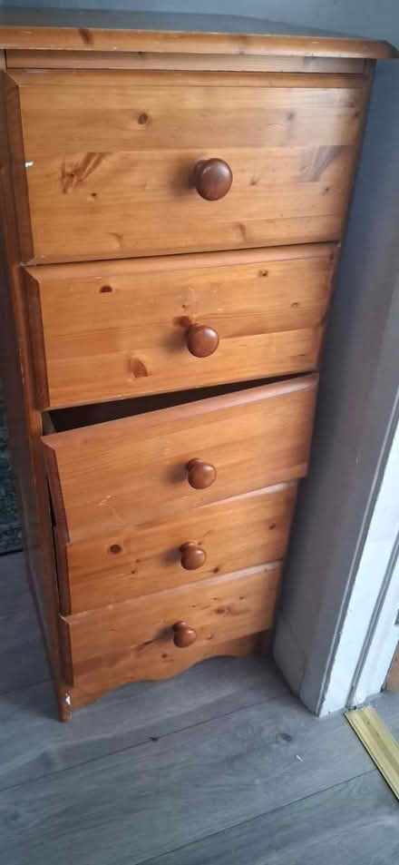 Photo of free Chest of drawers (E16 canning town) #1