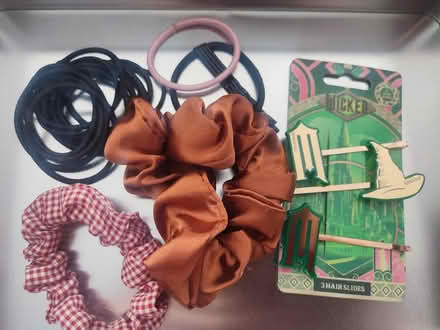 Photo of free Assorted hair accesories bundle (Highfield HP2) #1