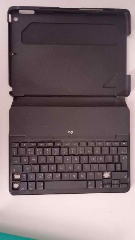 Photo of free iPad case/keyboard - Boxed (Cheltenham GL50) #2
