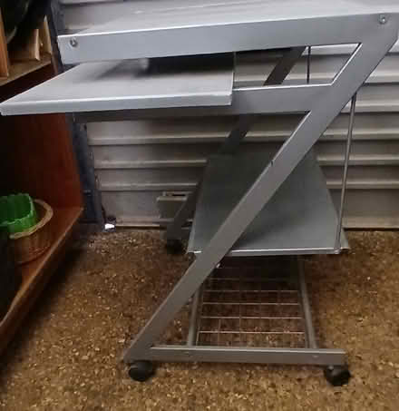 Photo of free Desk (Cleveland QLD) #4