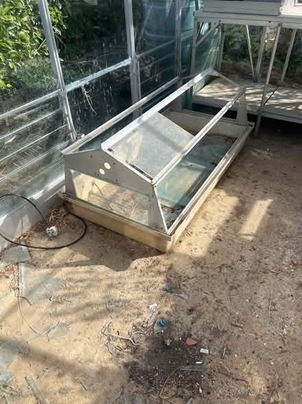 Photo of free Mini greenhouse (Tandridge village oxted RH8) #1