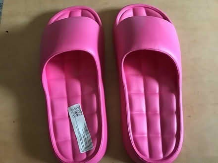 Photo of free Bright pink sliders - new (langdon hills SS16) #1