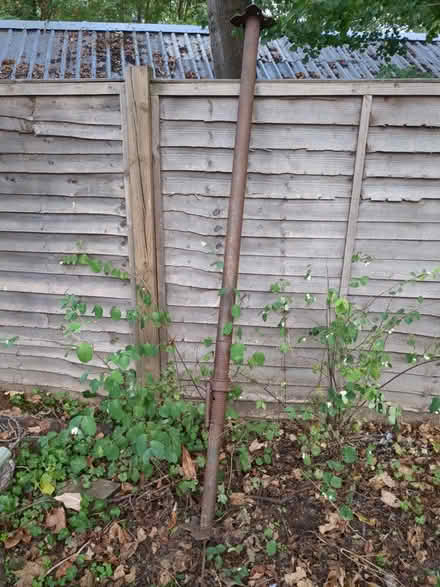 Photo of free Acrow prop (Broxbourne EN10) #1