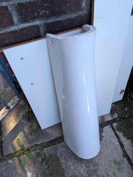 Photo of free Bathroom sink (North Peckham SE15) #1