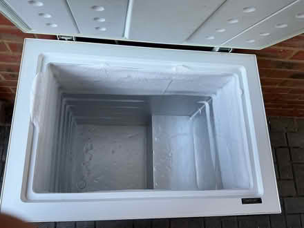 Photo of free Deep freeze (Fontwell Meadows BN18) #2
