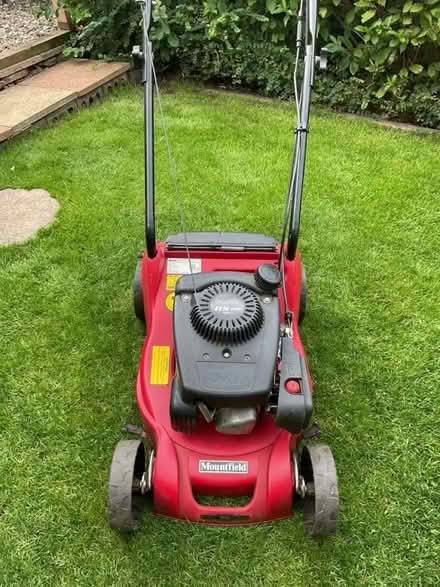 Photo of free Lawnmower (Leominster HR6) #1