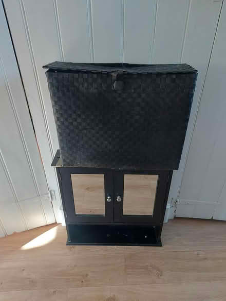 Photo of free Bathroom cabinet and accessories (Eltham) #2