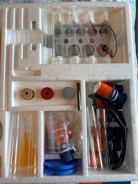Photo of free Chem C2000 chemistry set (SG5 Hitchin) #4