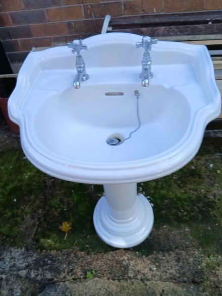 Photo of free Pedestal bathroom sink (Beauchief, S8) #1