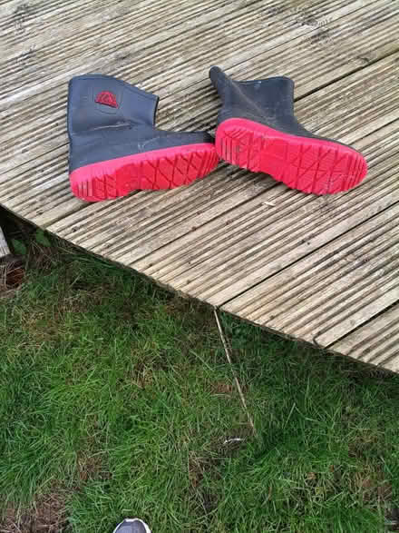 Photo of free Size 7 (42) calf wellies as new (Barry) #2