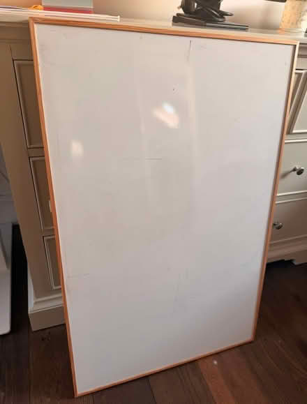 Photo of free White board (Clapham SW11) #2