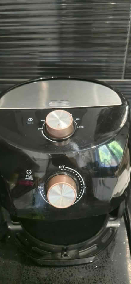 Photo of free Aada Airfryer (Becontree RM8) #1