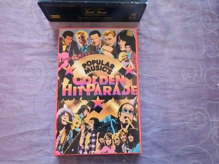 Photo of free Popular Music's Golden Hits. (Vale LA1) #1