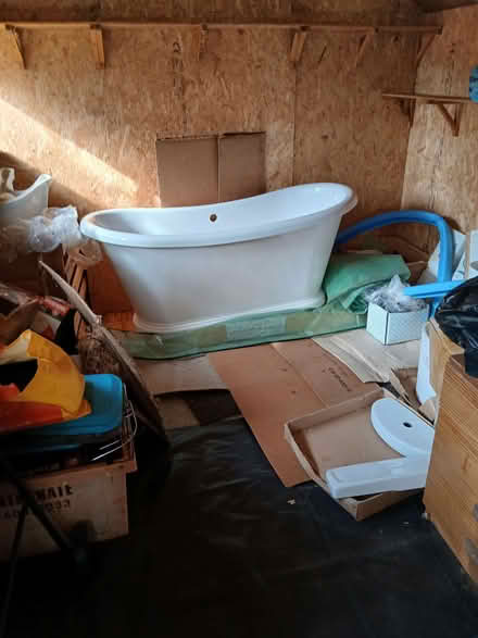 Photo of free New vintage bath and toilet (Moulton CB8) #1