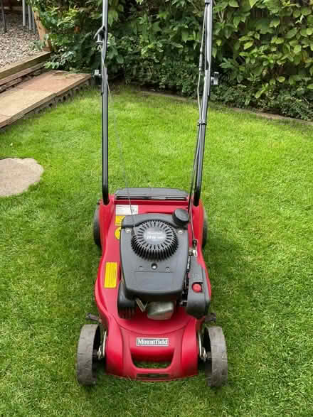 Photo of free Lawnmower (Leominster HR6) #2