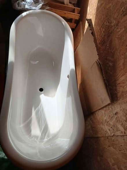 Photo of free New vintage bath and toilet (Moulton CB8) #3