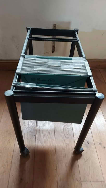 Photo of free A4 filing trolley (Lupton LA6) #2