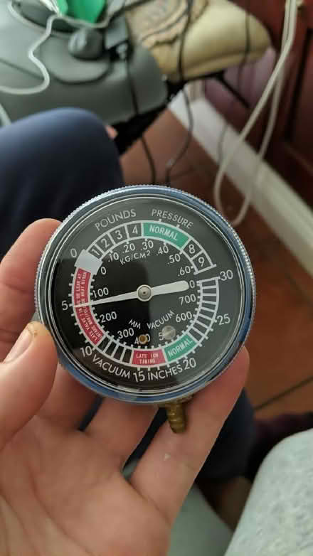Photo of vacuum gauges to adjust the synchronism of the carbu (Thrupp OX5) #1