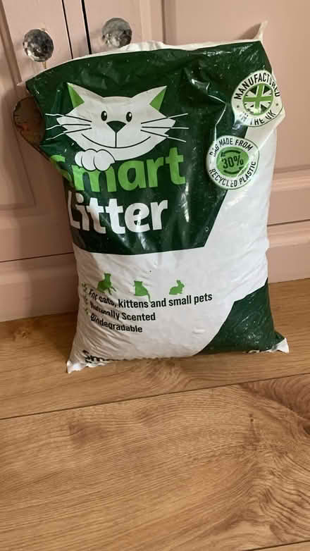 Photo of free Cat litter (Tw118uj) #1