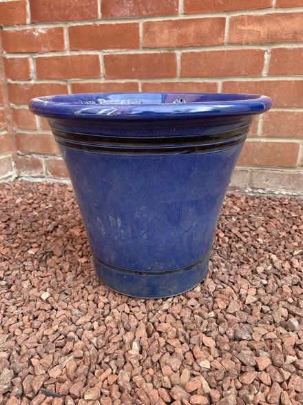 Photo of free Blue Ceramic Planter (Queen's Hills NR8) #3