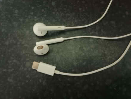 Photo of free UsbC earphones (Assarts Farm Estate NG16) #2