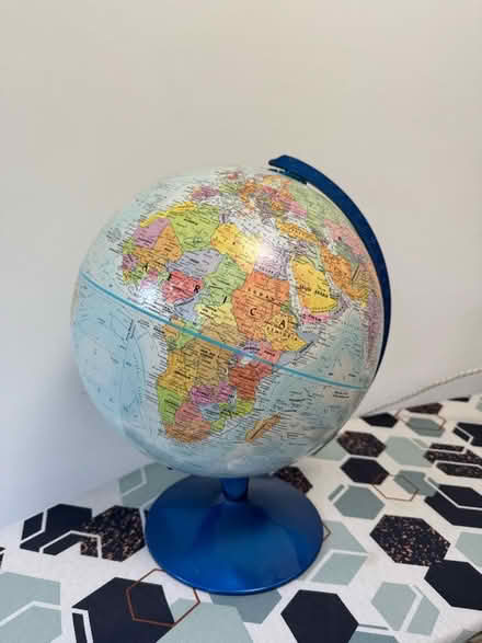 Photo of free Globe (Teddington TW11) #1