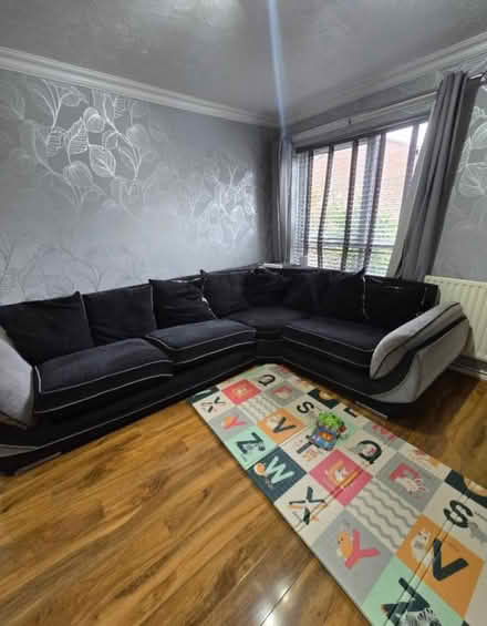 Photo of free sofa (Leyton) #4